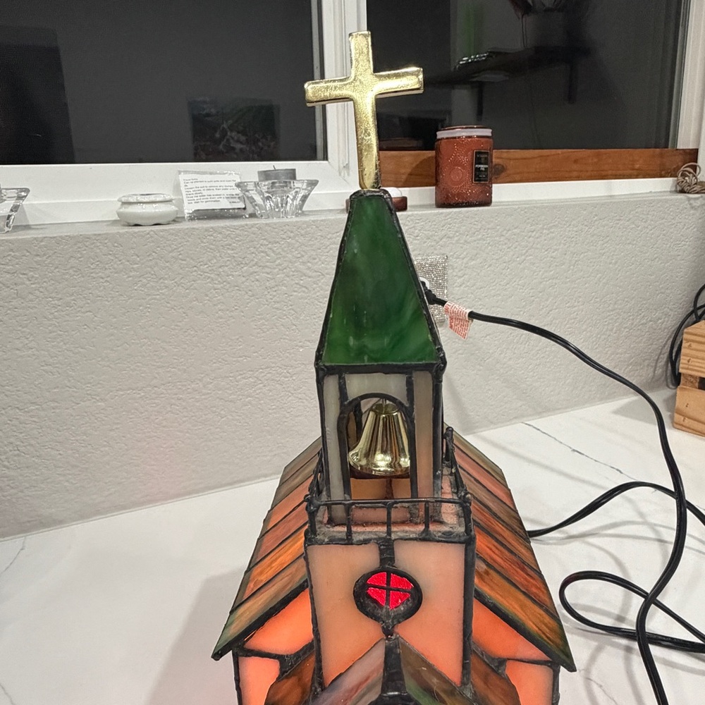 Tiffany Style Church Lamp Multi Stained Glass Table Light Vintage Collectible - Picture 10 of 13